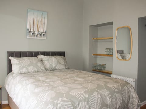 Double bedroom | Seaview Cottage - Bron Y Wendon Holiday Park, Llanddulas, near Llandudno