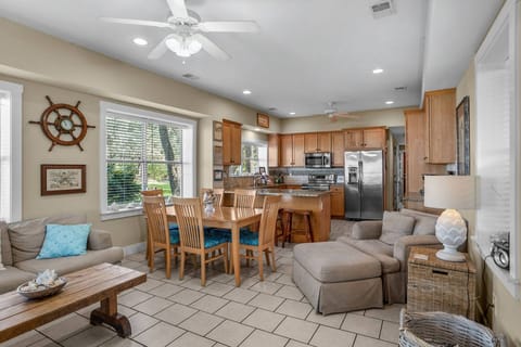 Sail away at Bay Point Serenity!