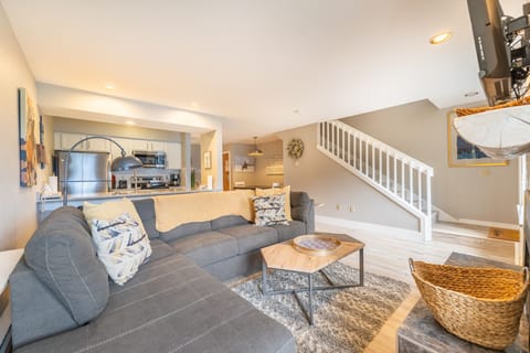 Living area featuring a gas fireplace and cozy furnishings.