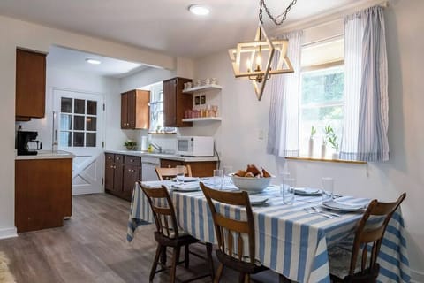 Enjoy a meal together around the table!