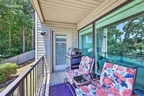 Private Balcony | Electric Outdoor Grill | Outdoor Seating