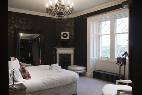 Master Suite - bedroom two - twin or king beds