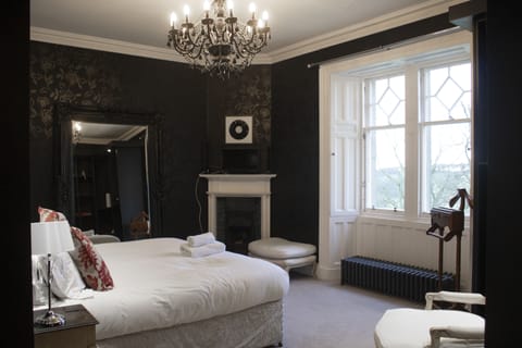 Master Suite - bedroom two - twin or king beds