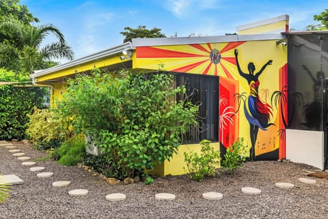 Front Yard/Parking: Grateful to our friend and local artist @odel_rodriguez 
