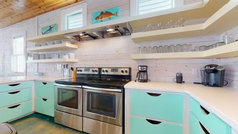 Kitchen with double sinks and double appliances