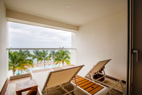 Oceanfront condo at Harbor 171