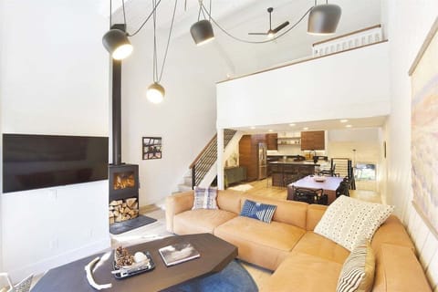 Snowcreek 460: Open Floor Plan Living Space