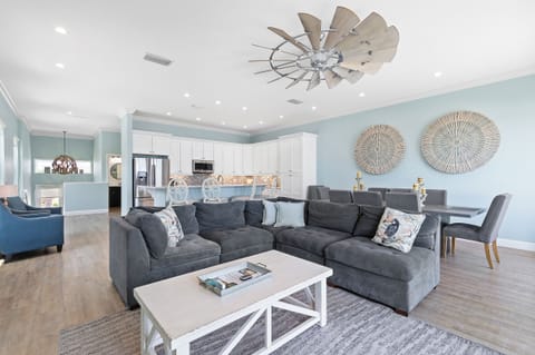 Open Concept Family Room/Dining/Kitchen-Upstairs