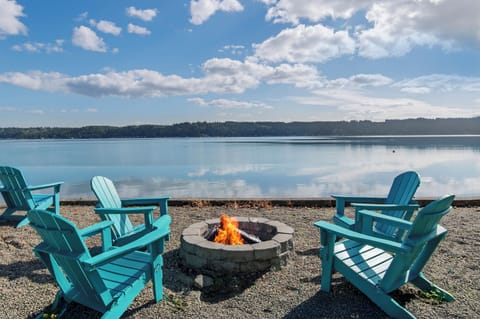 Enjoy your own private fenced beach with kayak and paddleboard