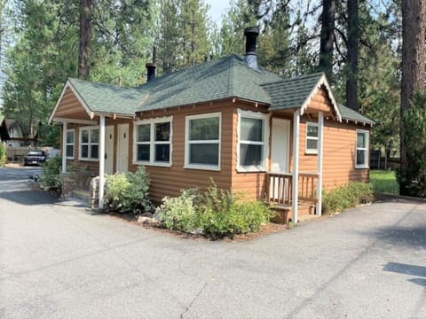 Charming Timber Haven Lodge #5