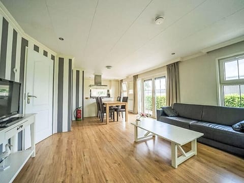 Furniture, Couch, Wood, Building, Table, Interior Design, Flooring, Window, Hall