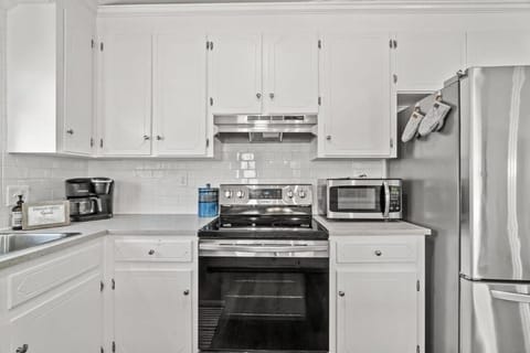 Fully stocked kitchen with electric appliances, air fryer, Keurig K-Duo Coffee
