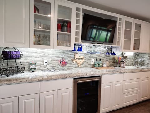 Bar area (BYOB) Smart TV 