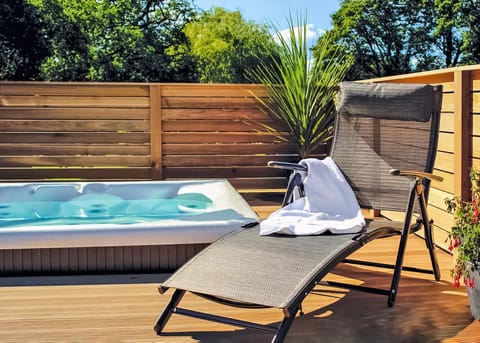 Typical Lakeside Escape (Pet Friendly) A