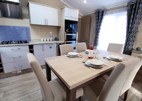 Sublime Caravan 2 - Swanage Coastal Park, Swanage