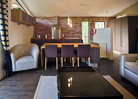 Traditional 3 - The Sherwood Hideaway Lodges, Perlethorpe, Newark-on-Trent