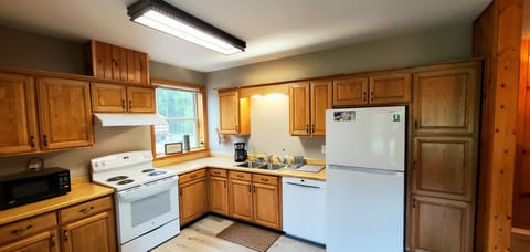 No dishes on vacation, we have a dishwasher! Also icemaker, and cooking utensils