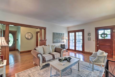 Mountain Home Vacation Rental | 2BR | 2BA | 1,400 Sq Ft | Stairs Required