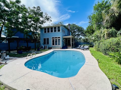 Welcome to our Historic House with Pool 