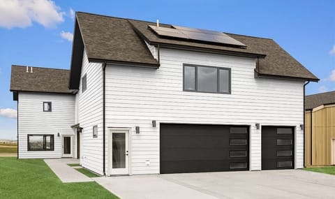 Entry access through the alley behind the home. Park in front of doorway to unit