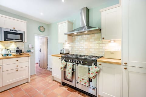 ddc49b13-62f3-4978-92fc-e55e60aec312