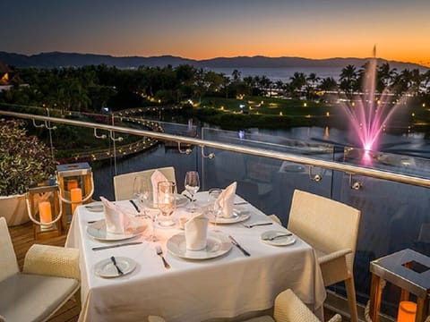 Balcony Dining