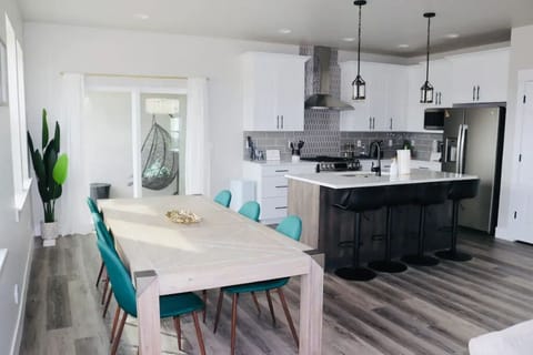 Stylish Kitchen, Dining Room, Living Room Open Concept