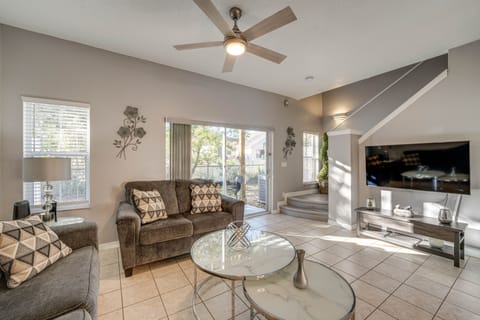 Kissimmee Vacation Rental | 3BR | 2.5BA | 1 Step Required for Entry
