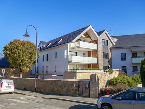 Residential Area, Property, House, Neighbourhood, Home, Building, Town, Real Estate, Architecture, Suburb