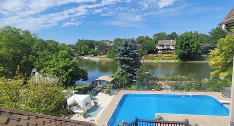 Relaxing getaway 🏡🏊‍♀️🏖💐🌞🌅