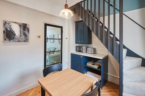 The Railman's House, York - Host & Stay