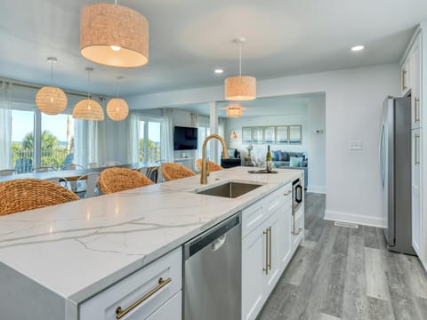 Fully Equipped Kitchen with Stainless Steel Appliances