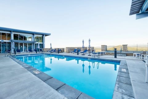 Apex Common Pool - Steps away, open year round