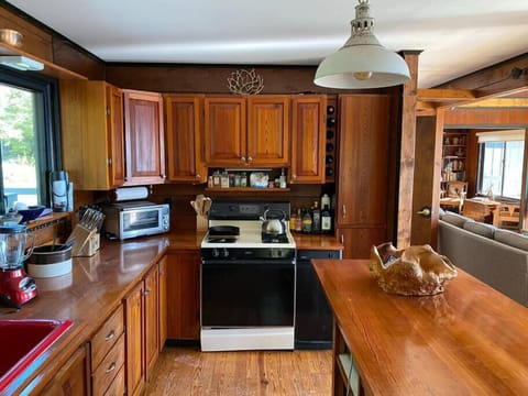 96cc2d12 b493 4fcd a819 618678341804