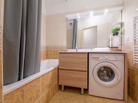 Laundry Room, Mirror, Washing Machine, Clothes Dryer, Property, Cabinetry, Furniture, Bathroom Cabinet, Comfort, Wood