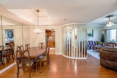 Livingroom has updated furniture that can be seen in other photos