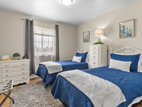 Bedroom 2 : Twin Beds