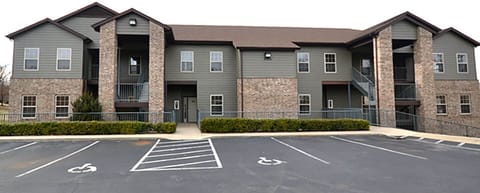 Plenty of parking, and next to the Fairways Pool