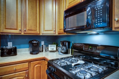 4-slice toaster and lots of coffee prep options