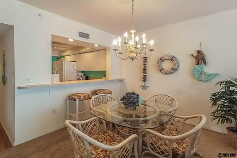 Dining Area has Table for Four