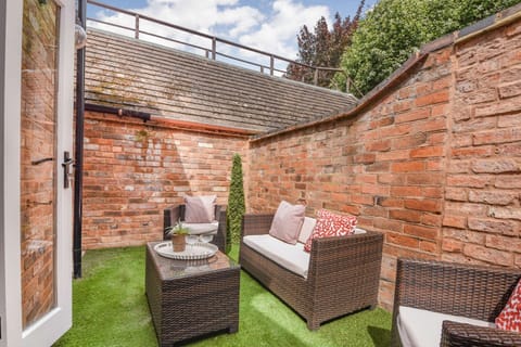 Shakespeare Cottage Garden - StayCotswold