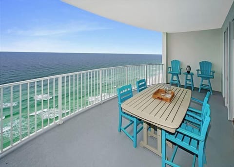 Private balcony overlooking the Gulf!