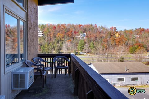 Balcony view of mountains and Bryce Resort airport