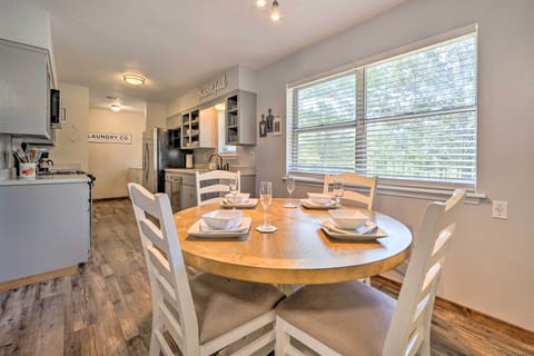 Dining Area | Dishware & Flatware Provided