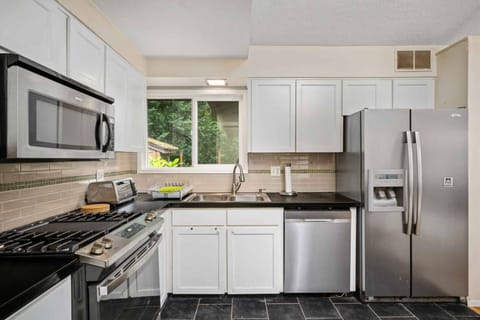Cook delicious meals for breakfast, lunch, and dinner in this fully equipped kitchen. We suggest grabbing some ingredients from a local farm.
