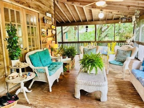 Front porch right side