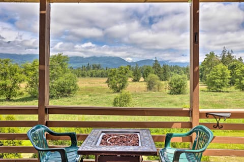 Randle Vacation Rental | 4BR | 3BA | 2,308 Sq Ft | Stairs Required for Access