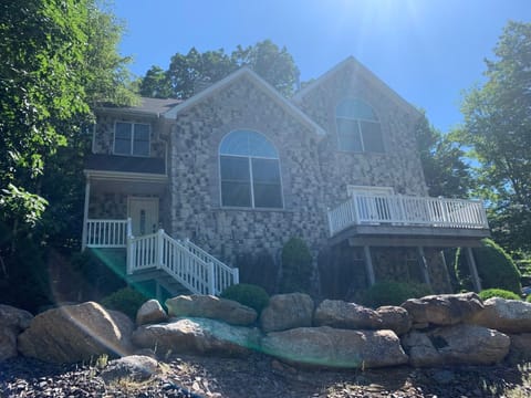 74 Quapaw Drive in Eagle Rock Resort