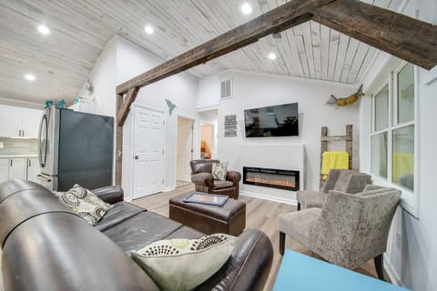 Enjoy the living room after a day on the lake. 