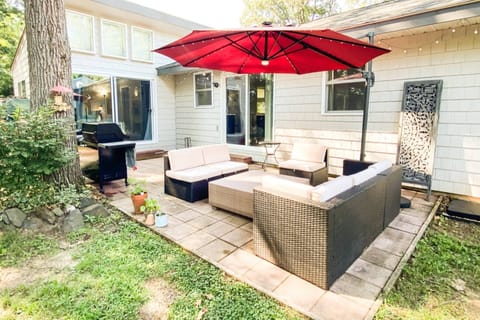 Family Times' private furnished backyard - perfect for kids and the dog!